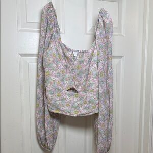 NWOT ASTR THE LABEL Long SleeveCross Front Plisse Top
Pink Blue Multi Floral 💕💙